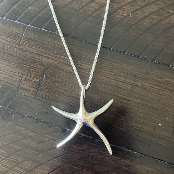 .925 silver starfish necklace. - Picture 2 of 10